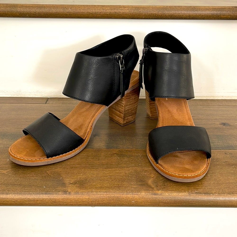Toms Majorca cutout sandals size 7.5